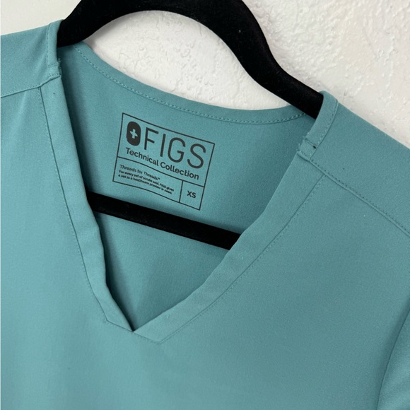 Figs Casma Hydrogreen Scrub Top PO 1367 - Picture 3 of 8